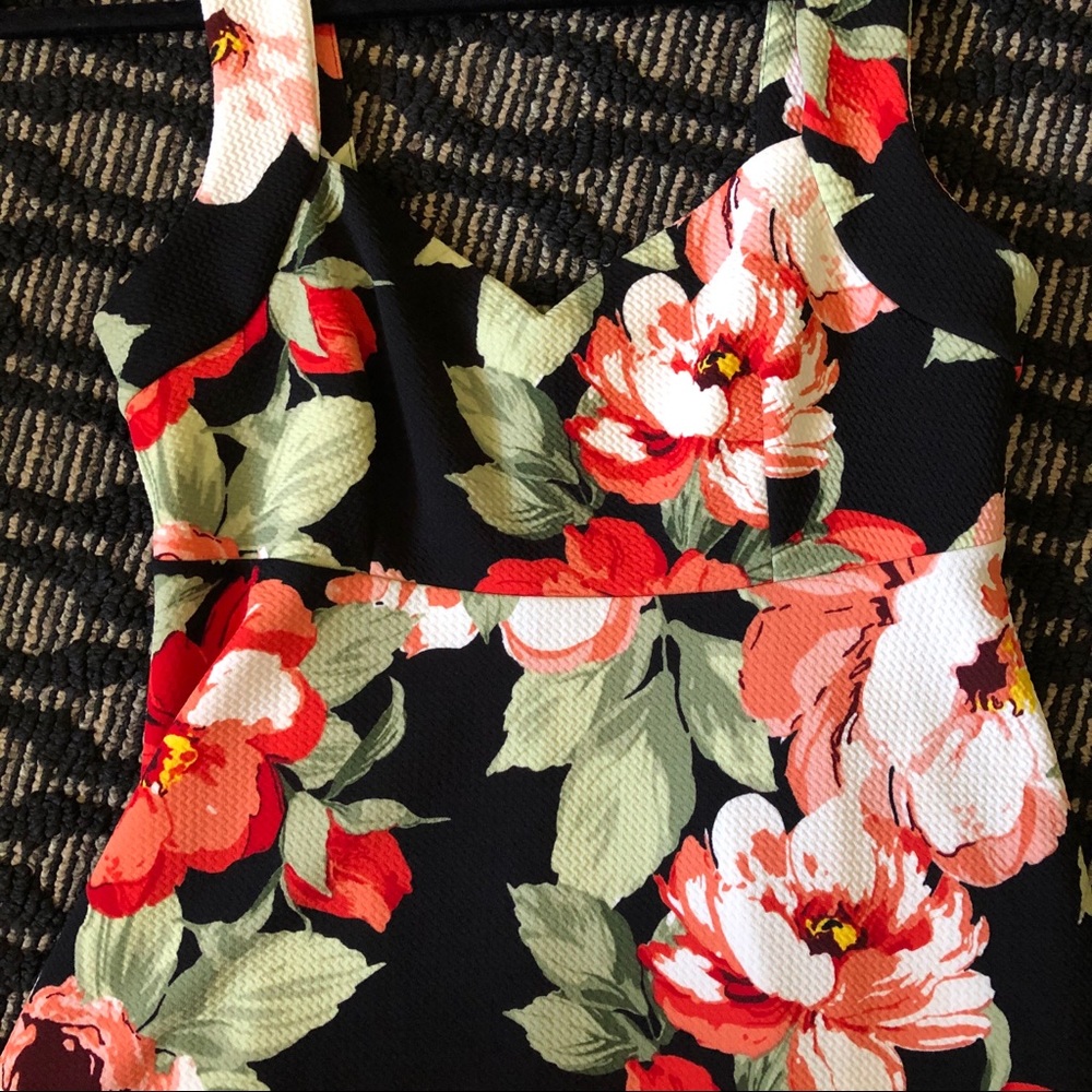 3/$20 Floral Dress - Picture 5 of 5